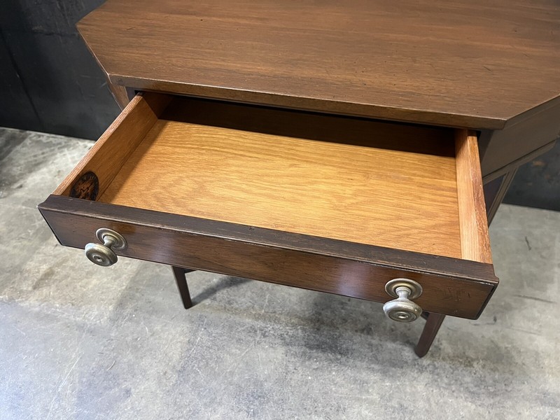 Vintage Kittinger Mahogany End Table; Stretchers & Display Platform; Mint gallery