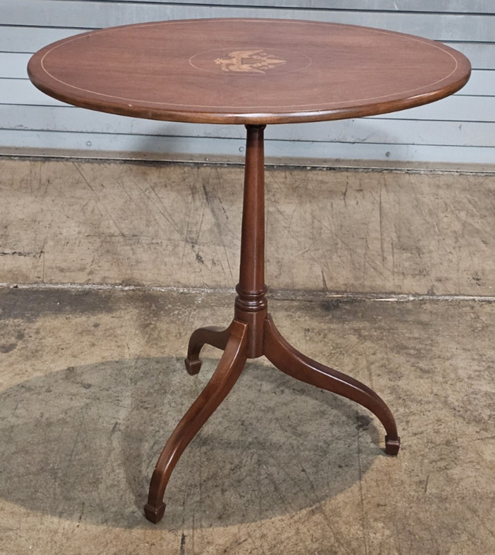 Kittinger Historic Newport Federal Style Mahogany Tilt Top Table Eagle Inlay gallery