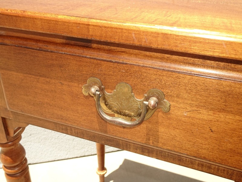 LH37 Vintage Ethan Allen Brown Maple Side Table ~ Key Table gallery