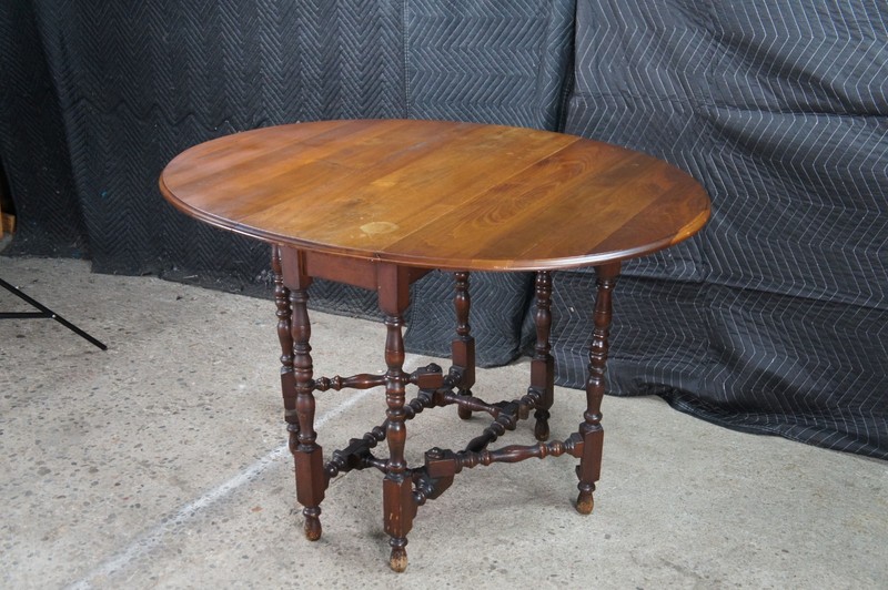Antique William & Mary Style Oak Oval Drop Leaf Gateleg Side Table gallery