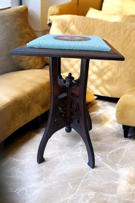 Antique Gothic Revival Oak Plant Stand / Lamp Table Art Nouveau Style 25” Tall