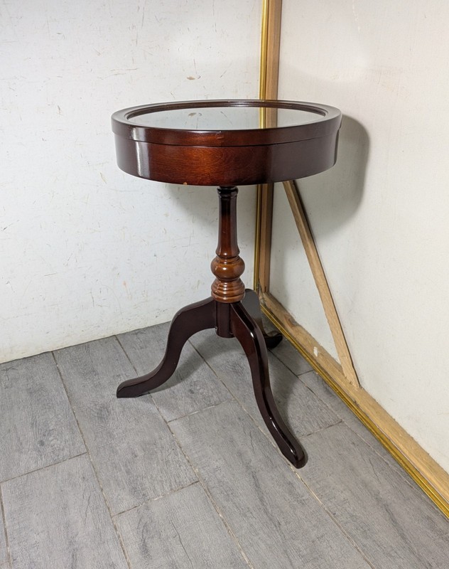 Vintage Bombay Company Curio Display Table Mahogany Curio Glass Top Pedestal B37 gallery