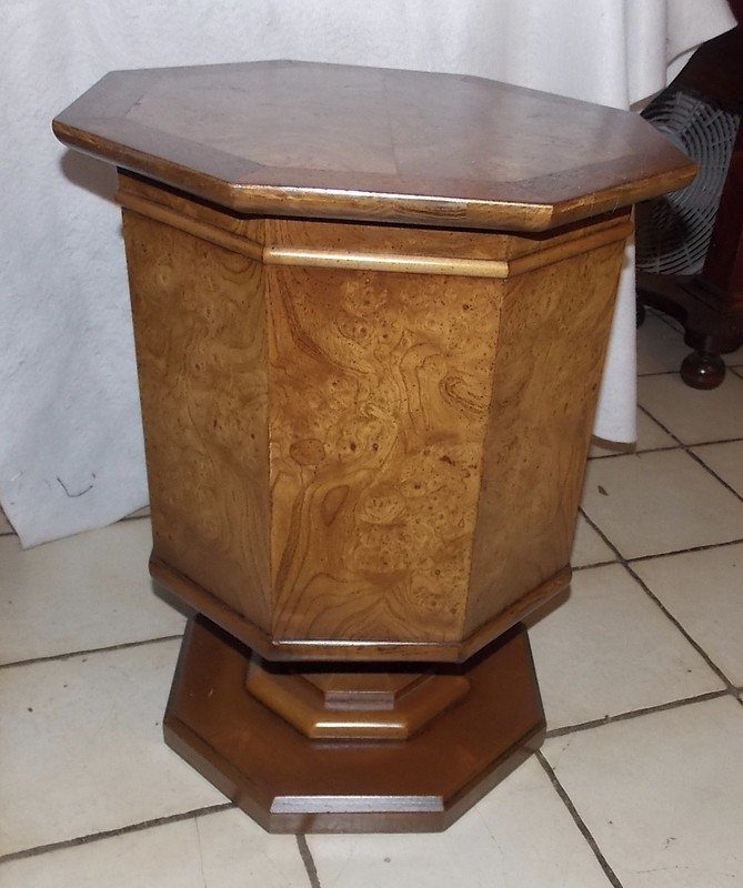 Mid Century Drexel Mahogany / Burl Elm End Table / Side Table (ET392) gallery