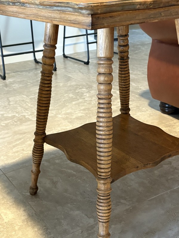 Square Oak Parlor Lamp Table - Antique gallery