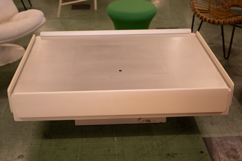 Table basse blanche Caori Vico Magistretti Gavina 1960 gallery