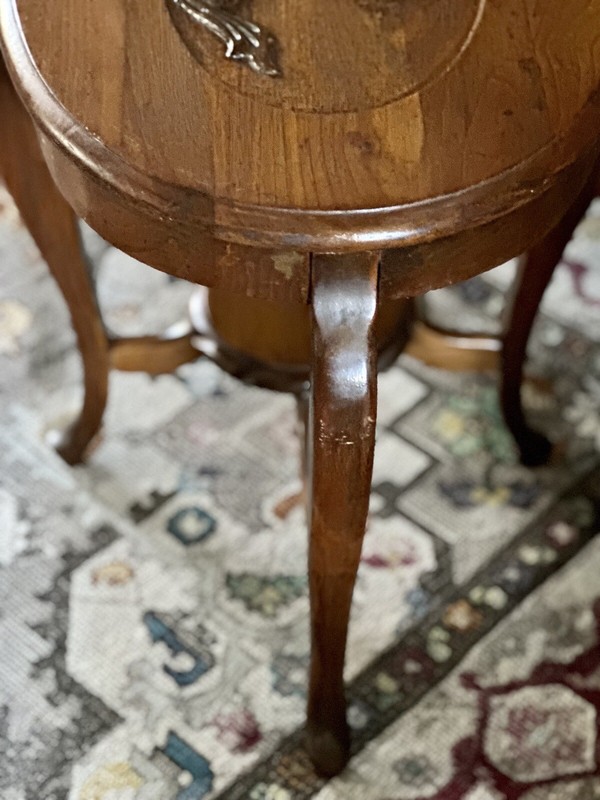 Antique HandCarved Oval Walnut Accent Table Greek/Roman Soldier Couple Cabriole gallery
