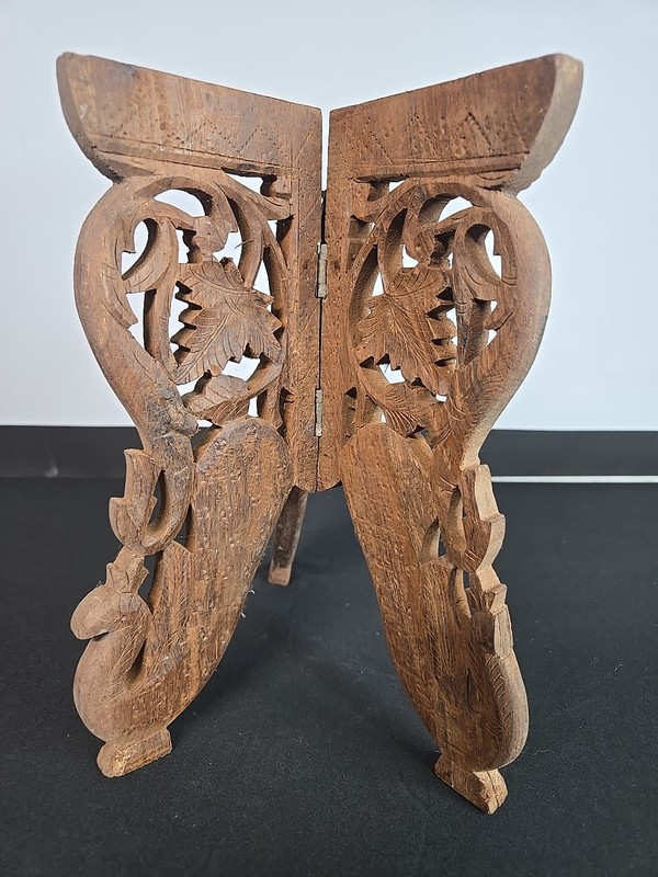 Vintage Hand Carved Wooden Folding 3 Leg Plant Stand Please READ DESCRIPTION