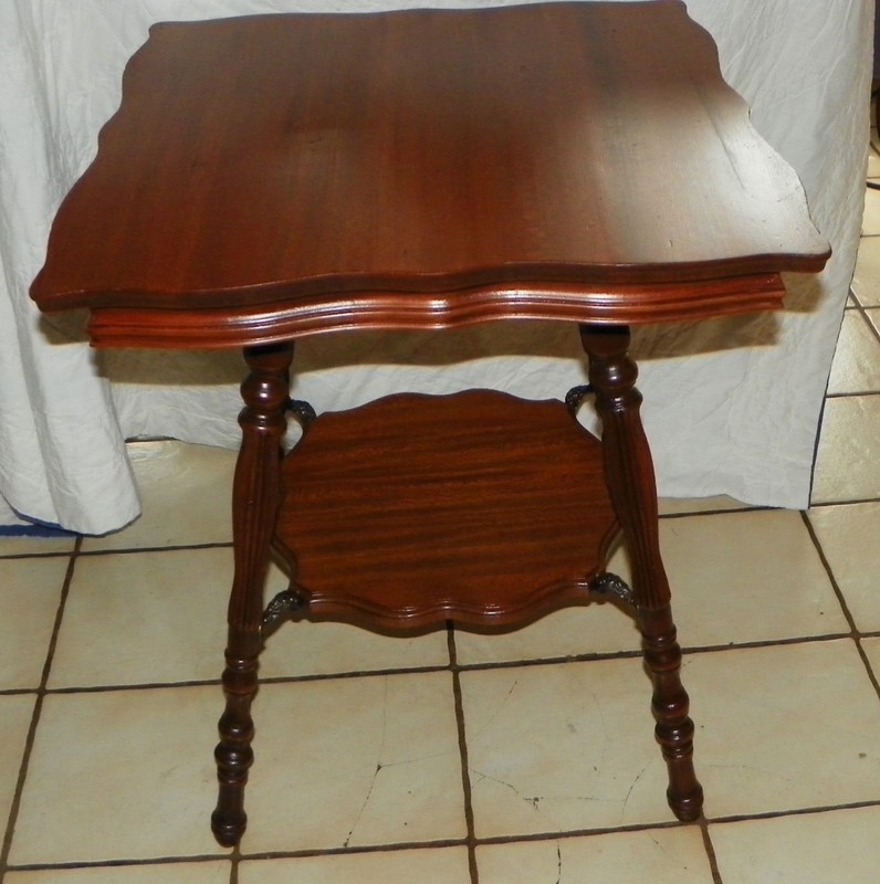 Mahogany Lamp Table / Center Table (T254) gallery
