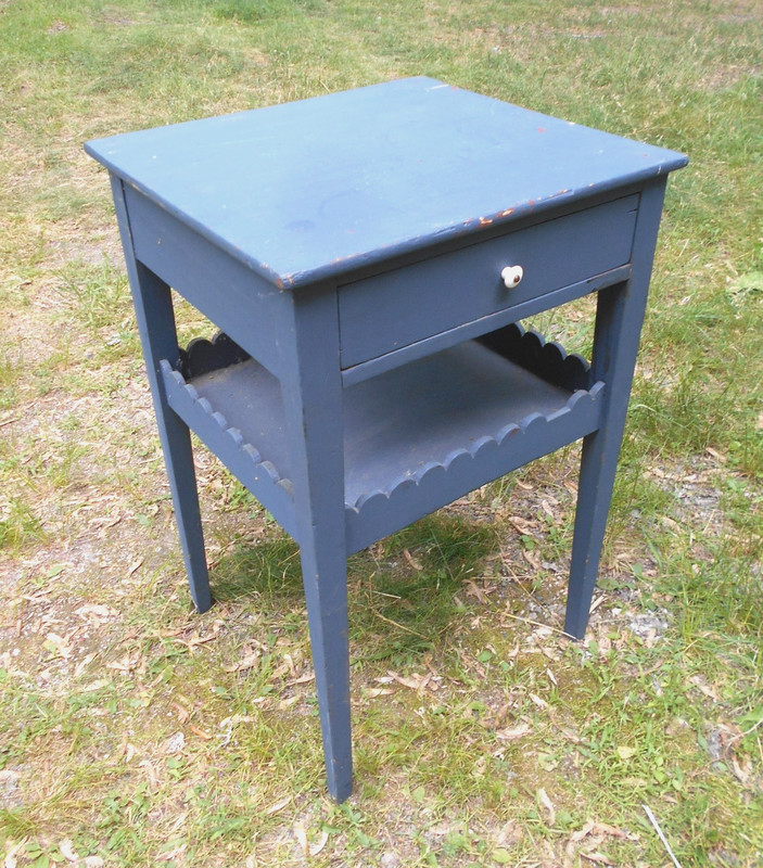 ANTIQUE HEPPLEWHITE ONE DRAWER NEW HAMPSHIRE STAND IN BLUE PAINT