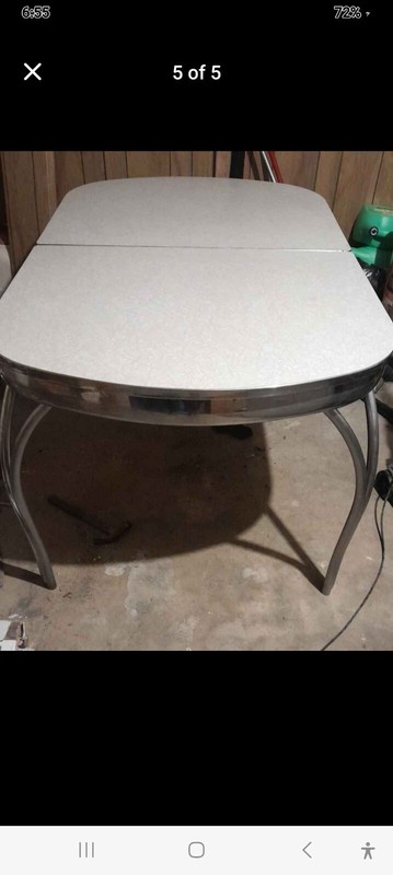 White Formica & Chrome Trim/Legs Vintage Kitchen Table w/ extra leaf built in