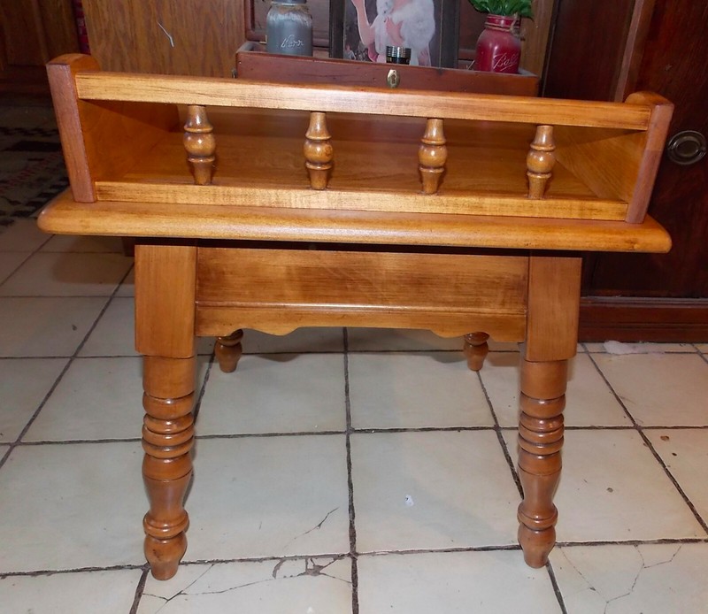 Mid Century Birch Heywood Wakefield End Table / Side Table (ET59) gallery