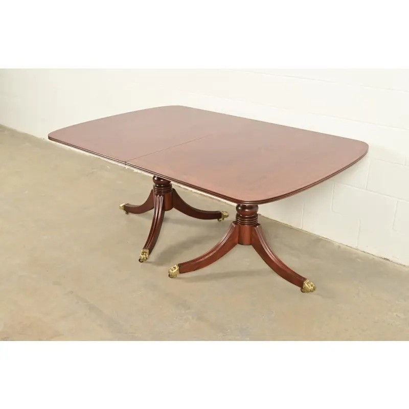 Henredon Georgian Mahogany Pedestal Extension Dining Table, Newly Refinished gallery