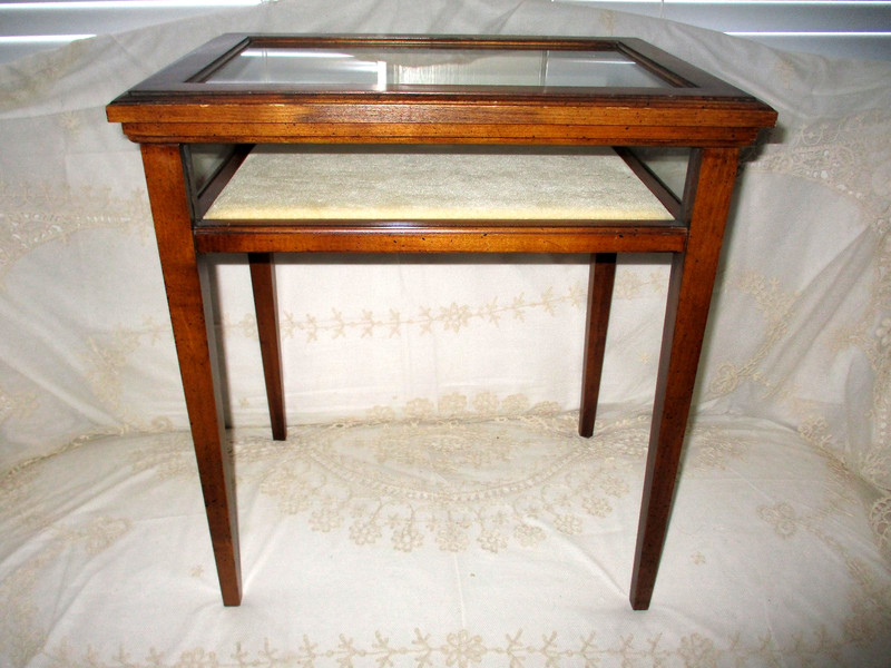 VTG Brandt Furniture Federal Style Mahogany Brighton Court Curio Table 20x18x13