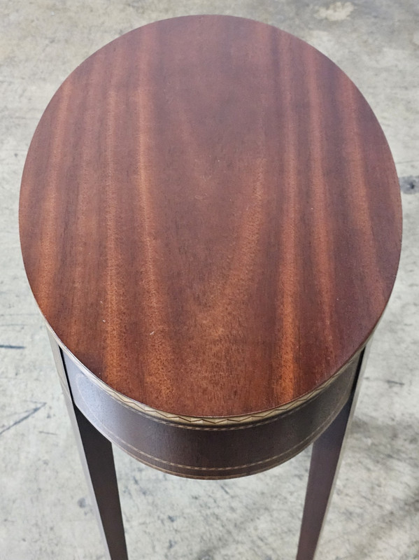 Baker Colonial Williamsburg Federal Style Mahogany Oval Inlaid Side Table Rare gallery