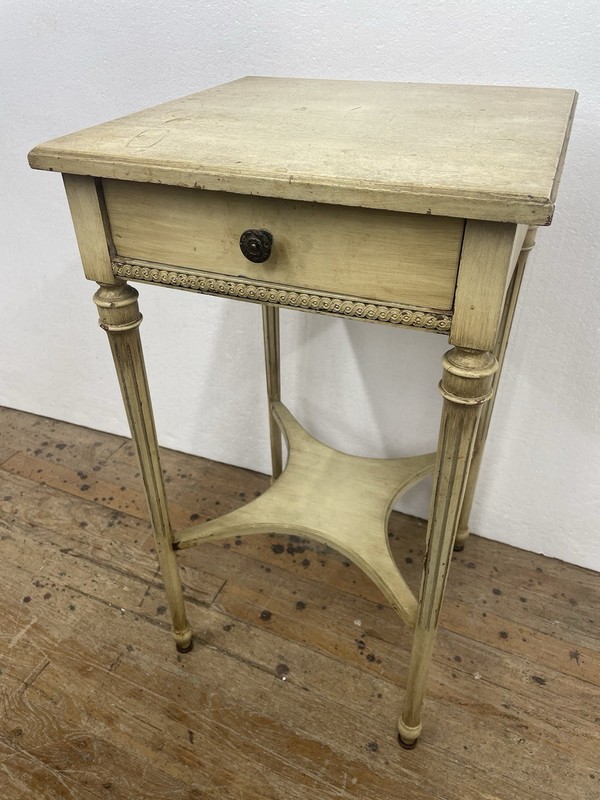 Vintage Hollywood Regency Table w Drawer and Shelf Nightstand lamp stand gallery