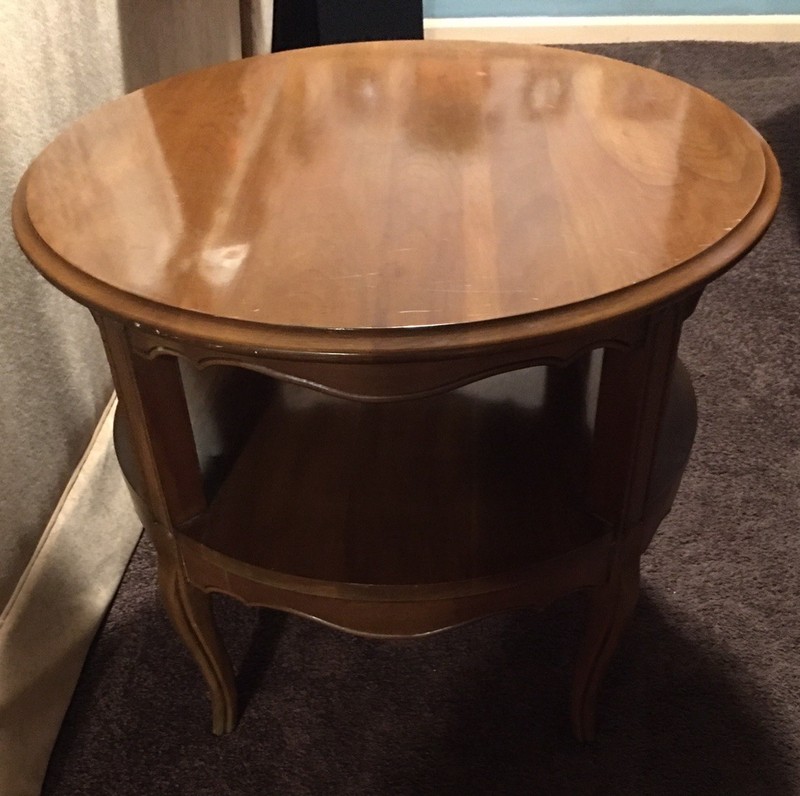 Vintage 26”Round Two Tier Medium Maple Accent End Table Etched Scalloped Detail gallery