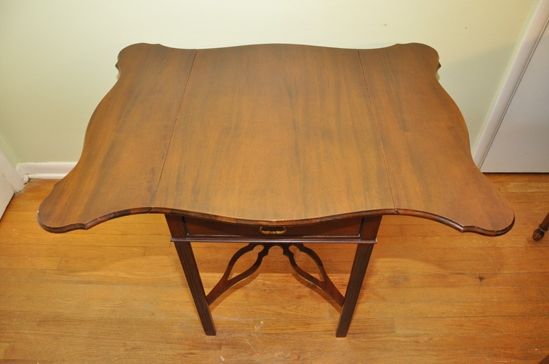Councill Craftsman Chippendale Mahogany Pembroke Table gallery
