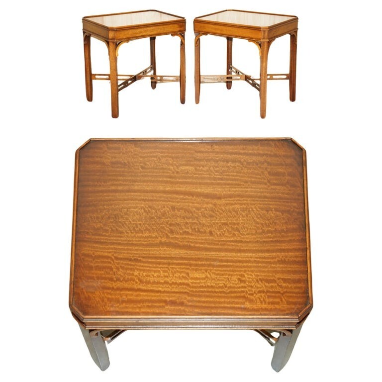 VINTAGE PAIR OF ENGLISH MAHOGANY THOMAS CHIPPENDALE STYLE SIDE END LAMP TABLES