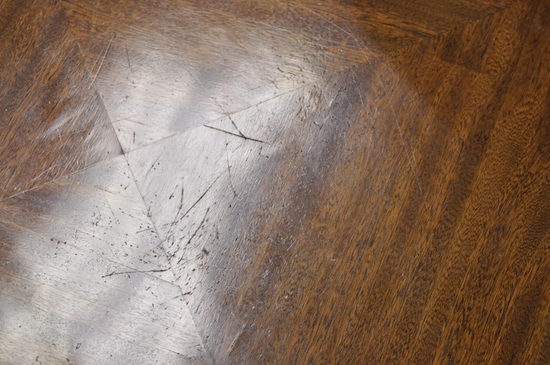 Antique English Edwardian Mahogany Bellflower Inlay Round Occasional Side Table gallery