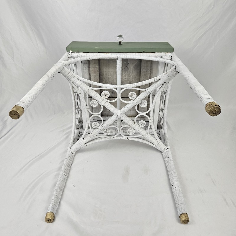Vintage White Wicker End Table French Country Peacock Rattan Farmhouse Victorian gallery