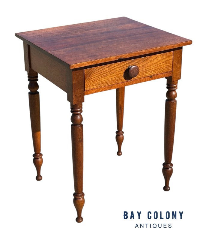 Early 19th Century Antique Pennsylvania Sheraton Walnut Single Drawer Side Table