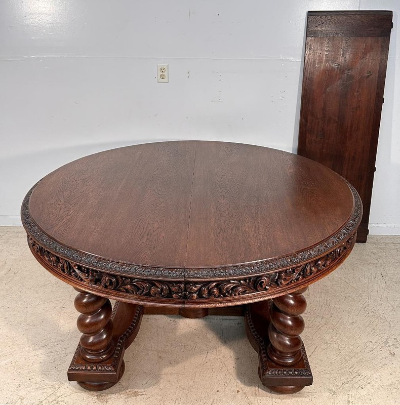 Top Quality 5 Foot Diameter Antique Hunting Style Dining Table with One Leaf
