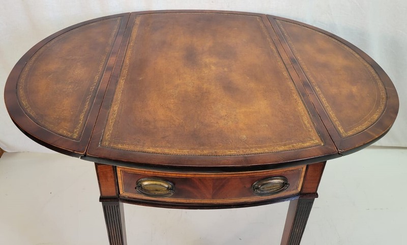 1920s Hepplewhite English Sofa Table, Drop Leaf, Reeded Banded Legs gallery
