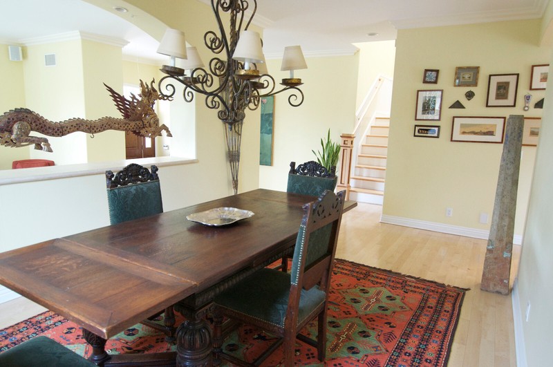 Jacobean Revival Dining Table 38″x60″ Expands to 95.5″ Hide-Away Leaves 4 chairs