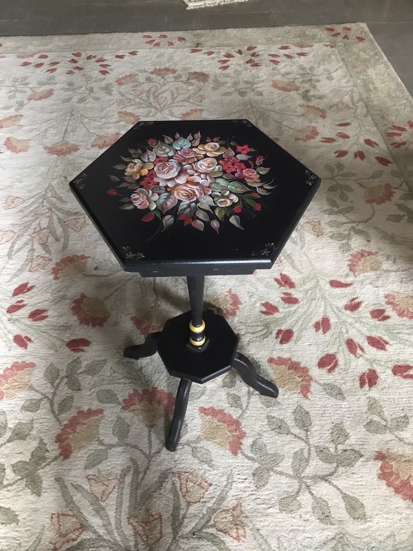 VTG HEXAGON BLACK TOLE PAINTED SIDE END TABLE 27 1/8” TALL X 16 3/4” WIDEST PART