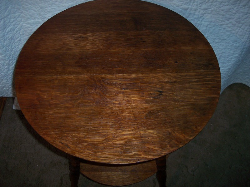Round Quartersawn Oak Parlor Table / Center Table with Turned Legs (PRT48) gallery