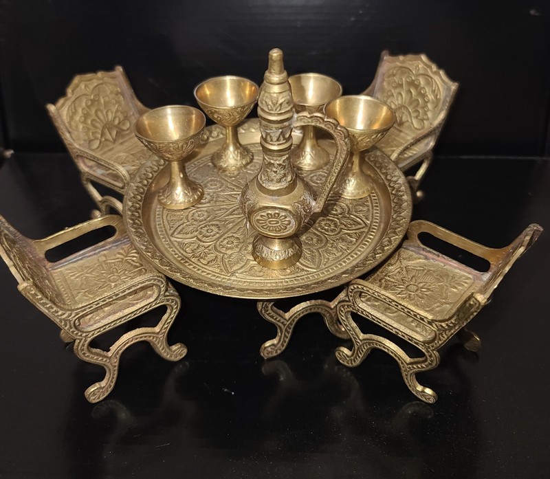 Antique Decorative Handcrafted Handmade Elegant Designer Brass drink/tea Table.