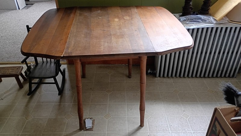 Mid-Century Modern Cushman Colonial Drop Leaf Table