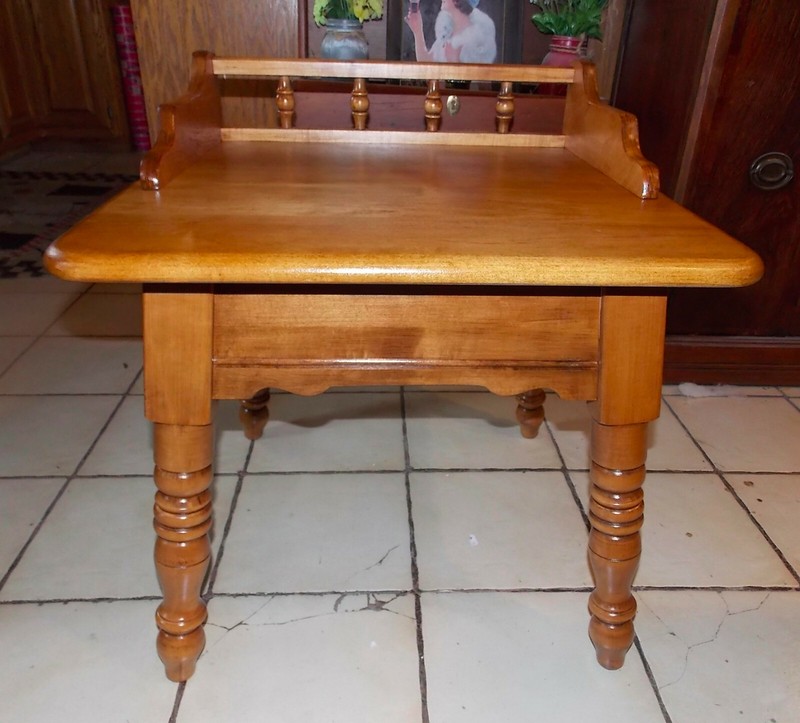 Mid Century Birch Heywood Wakefield End Table / Side Table (ET59) gallery