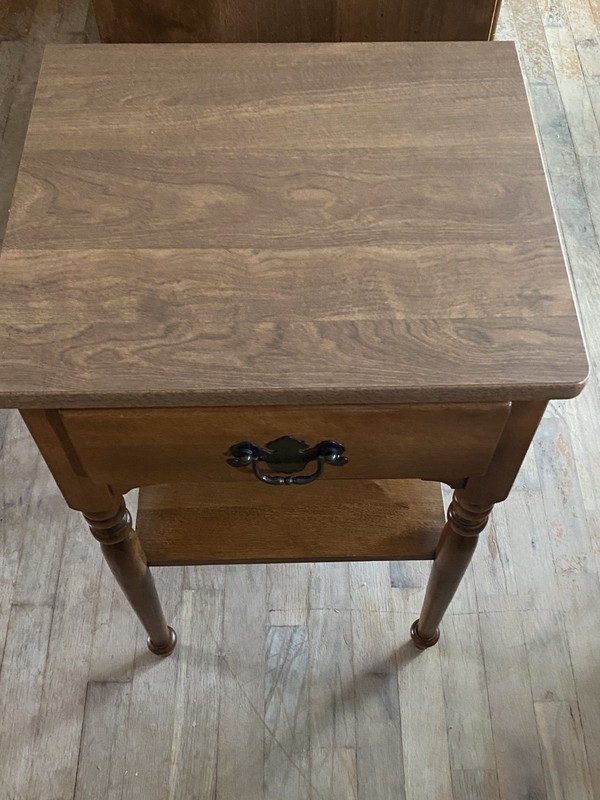 ETHAN ALLEN 10-5026 Heirloom Nutmeg Maple Wood Side Table gallery