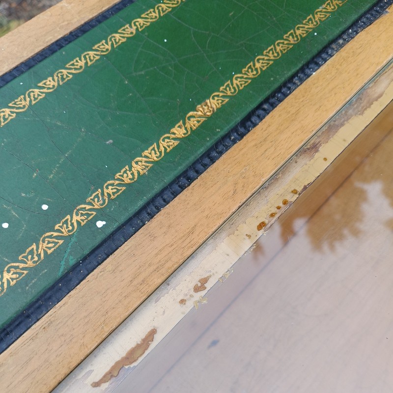 🙆VTG UNIQUE End table mustard yellow enamel green leather inset Glass RARE gallery