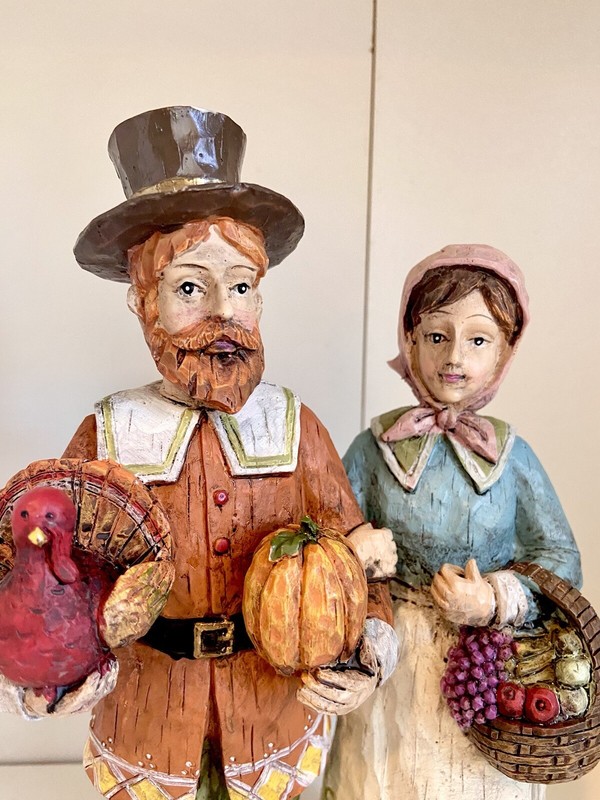 9.5-Inch Harvest /Thanksgiving Pilgrim Couple Man Woman Figurine – Tabletop gallery