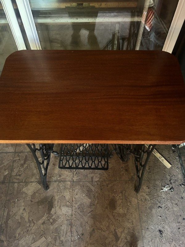 Antique Singer Treadle Sewing Machine Table gallery