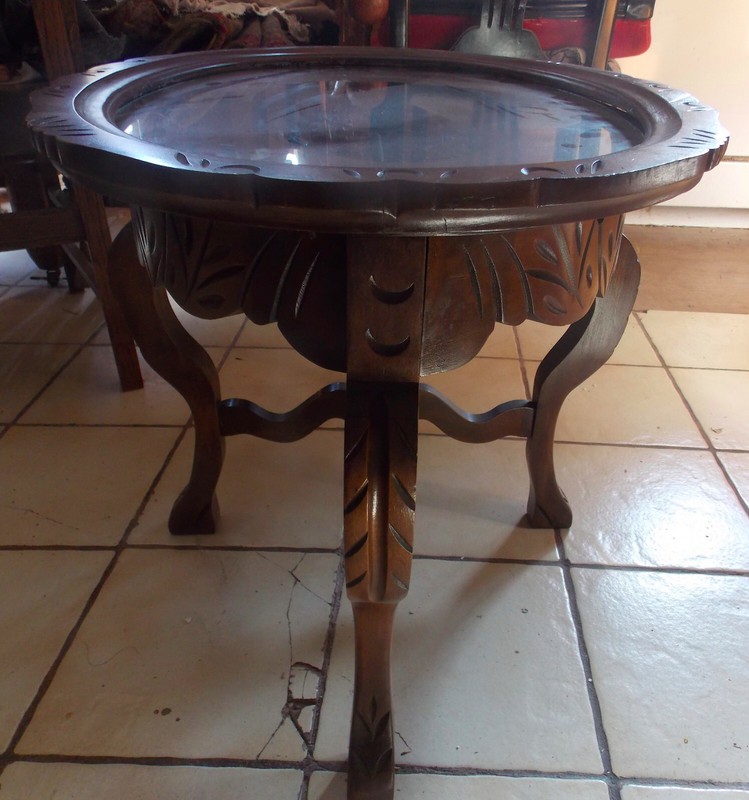 Carved Walnut Castle Scene Coffee Table with Serving Tray (CT-234) gallery