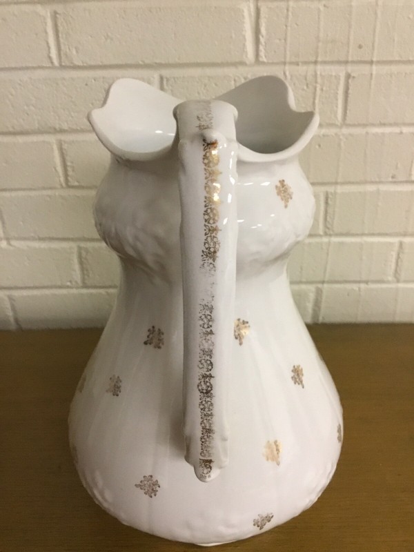 ANTIQUE VICTORIAN BASIN PITCHER SOAP DISH SMALL PITCHER SET GOLD DECORATIONS gallery
