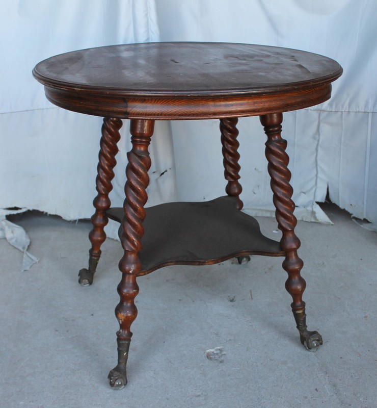 Antique Quarter sawn Oak Parlor Lamp Table – claw ball feet