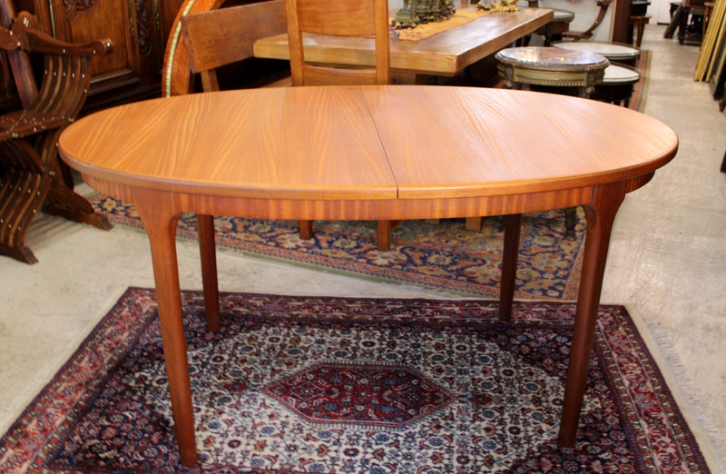Mid Century Teak Wood McIntosh Butterfly Leaf Dining Table