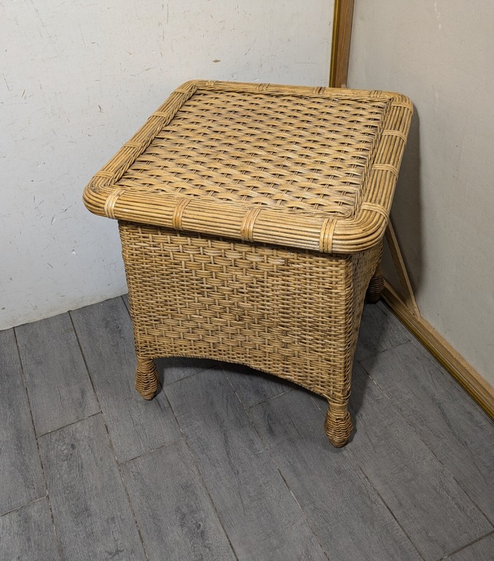 Vintage 1980s Boho Chic Coastal Wicker Rattan Square Side End Table