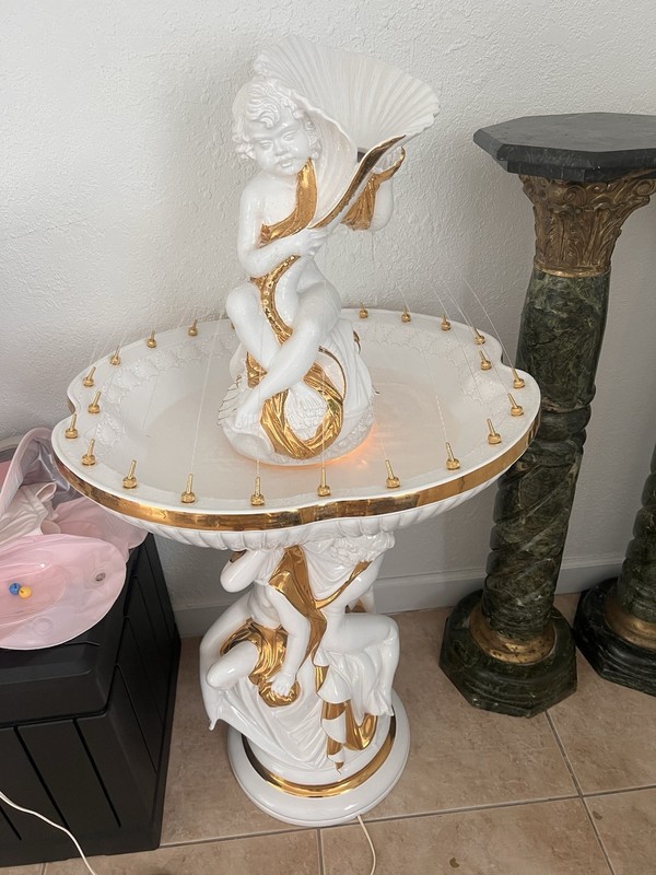 Antique White/Gold Ceramic Cherub Pedestal Accent Table Round Top 19x42 gallery