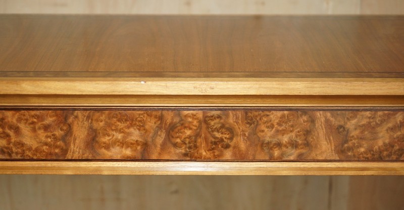 STUNNING RRP £12000 VISCOUNT DAVID LINLEY 1993 STAMPED BURR WALNUT CONSOLE TABLE gallery