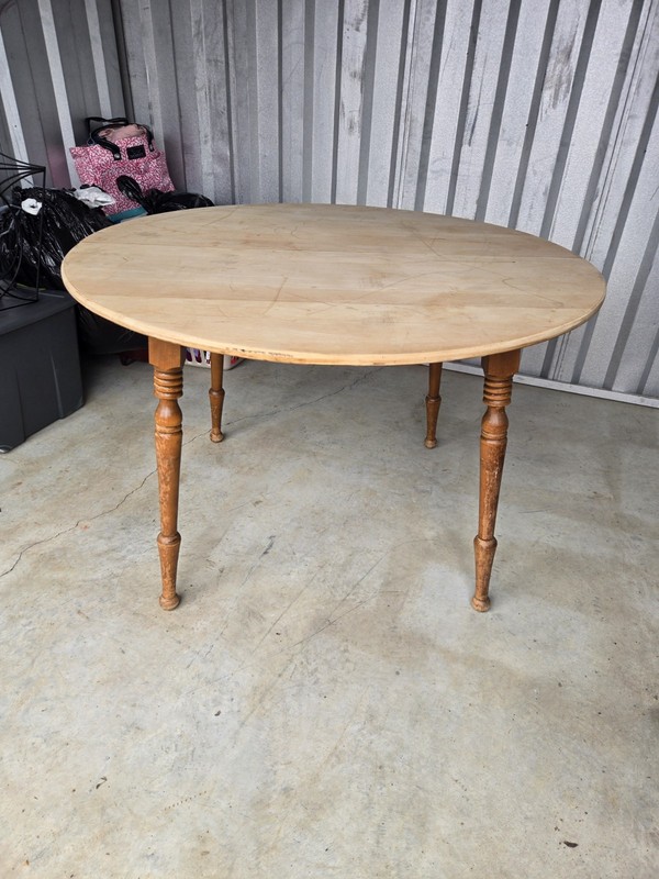 Vintage Ethan And Allen Circular Dining Room Table
