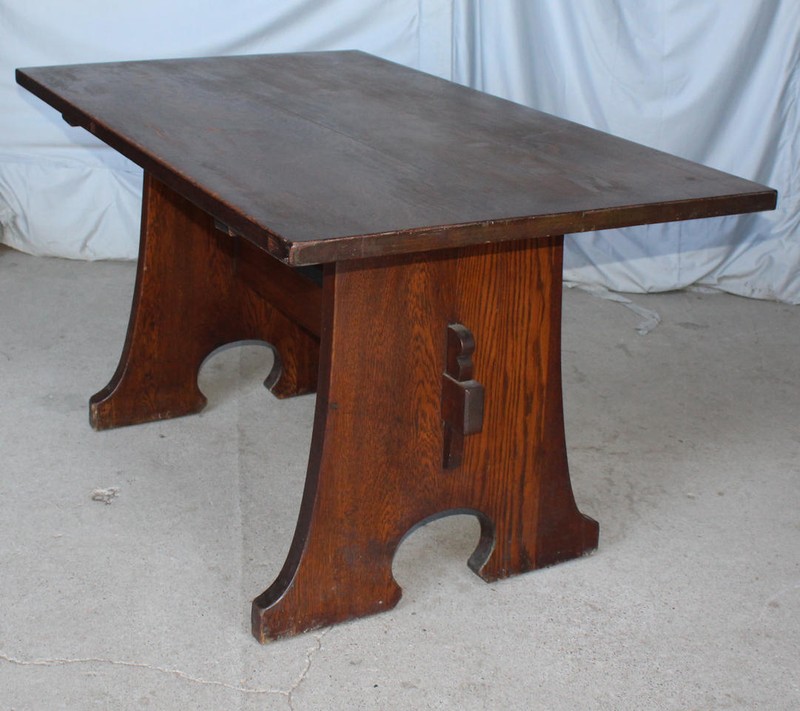 Antique Mission Oak Table – “Mouse hole” L and JG Stickley gallery
