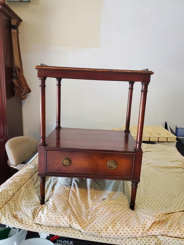 HENREDON FURNITURE NIGHTSTAND END TABLE MAHOGANY