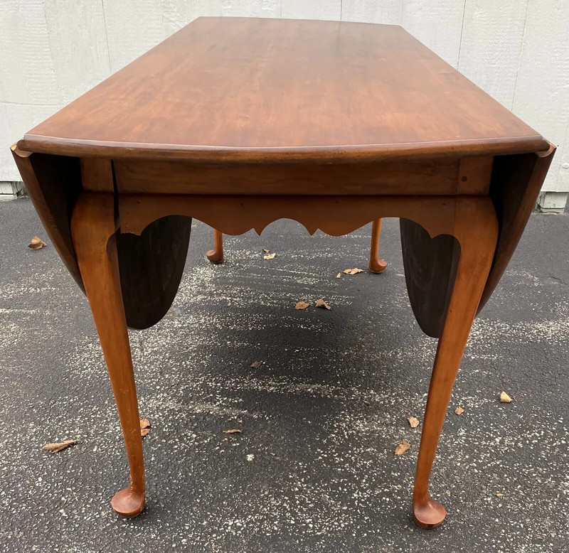Eldred Wheeler Cherry Oval Queen Anne Style Drop Leaf Dining Table gallery