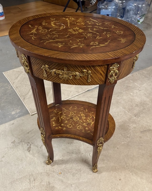 French Louis XV Style Mahogany 20” Oval Side Table Accent Table
