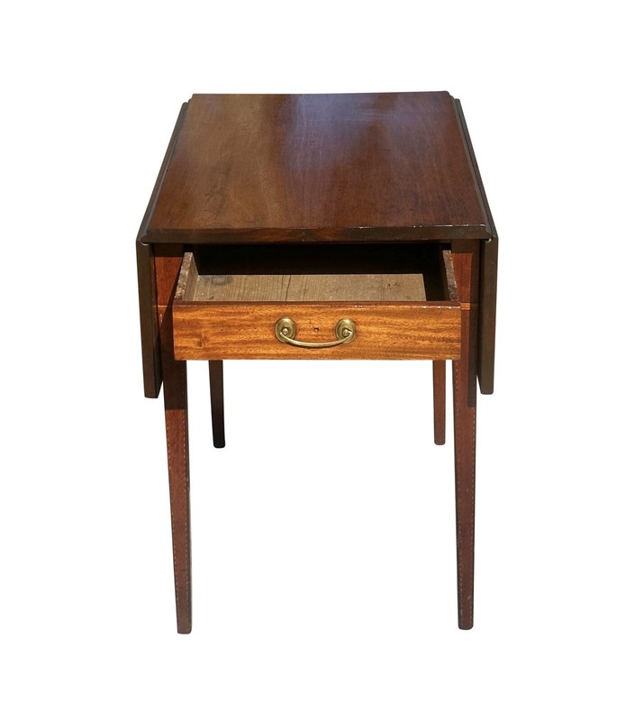 ANTIQUE HEPPLEWHITE SOUTHERN MAHOGANY PEMBROKE TABLE WITH RARE BARBER POLE INLAY gallery